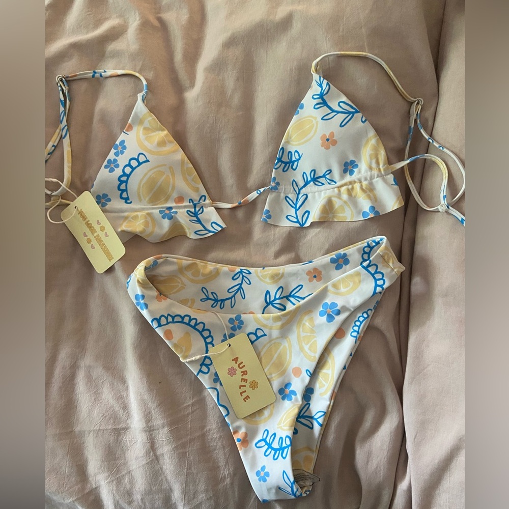 NWT Aurelle Lemon Ruffle Bikini Set